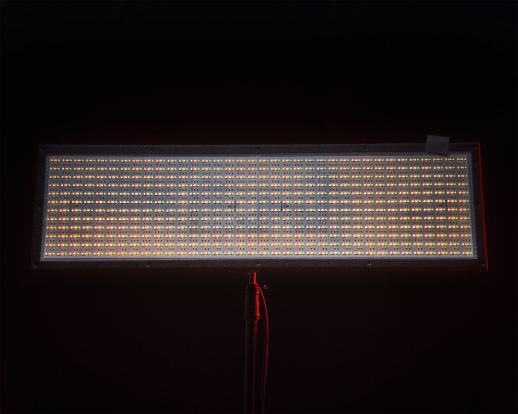 LiteMat Spectrum 2L Full RGB+W LED - 01